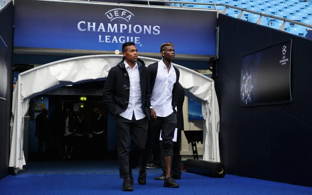 Alex Sandro e Pogba, Juventus. (Photo by Gareth Copley/Getty Images)