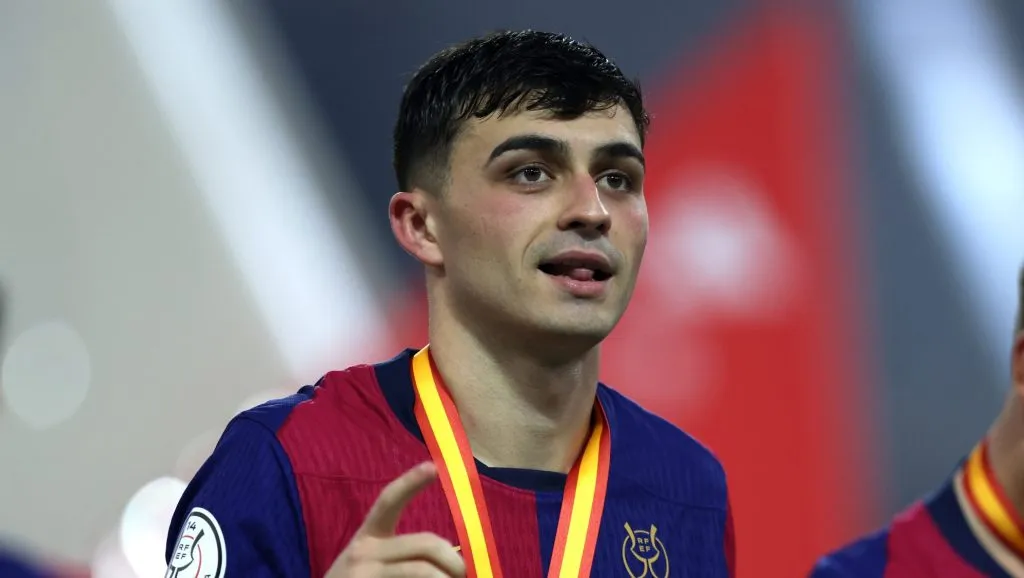 Pedri em ação pelo Barcelona. (Photo by Yasser Bakhsh/Getty Images)