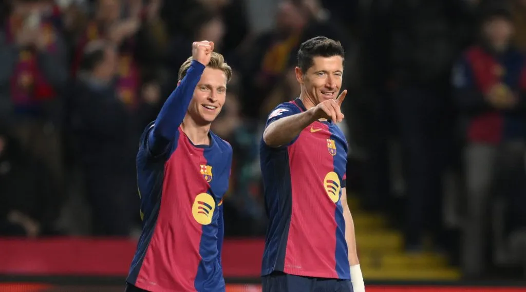 De Jong celebrando a vitória sobre o Valencia (David Ramos/Getty Images)