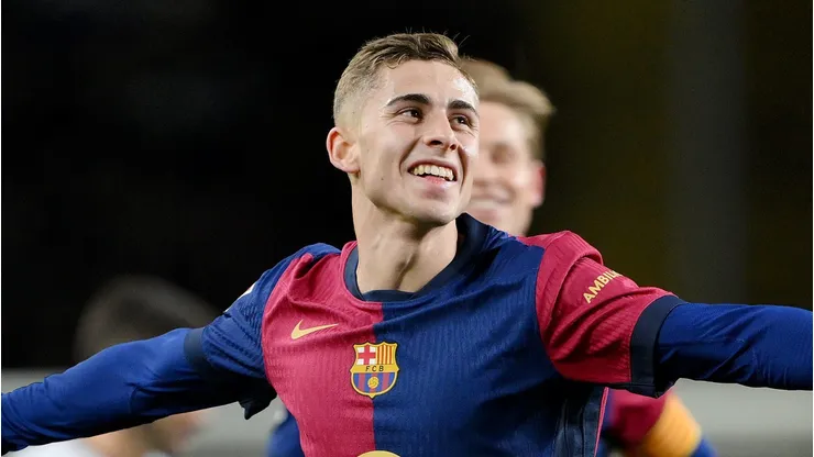 O Barcelona avalia a proposta do Chelsea por Fermín López, mas Hansi Flick condiciona a saída do meio-campista à contratação de um zagueiro canhoto. Foto: David Ramos