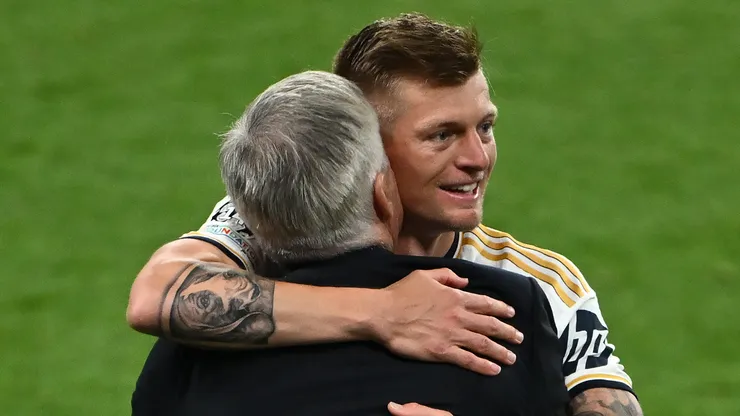 Carlo Ancelotti junto cm Toni Kroos