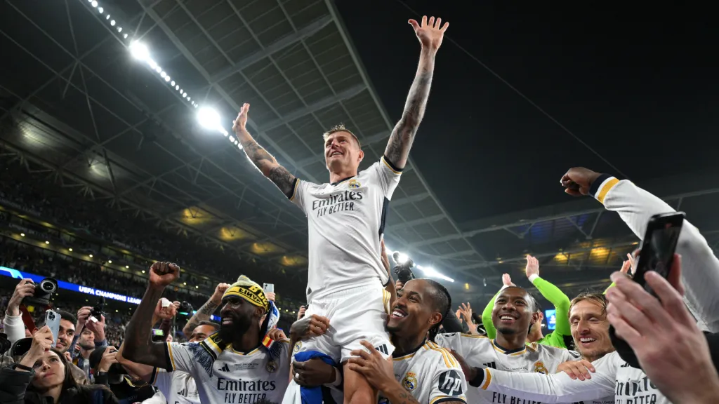Toni Kroos em dua despedida pelo Real Madrid (Photo by David Ramos/Getty Images)