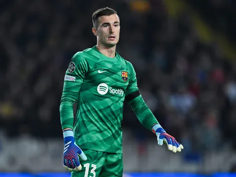 Barcelona renova contrato e empresta goleiro reserva