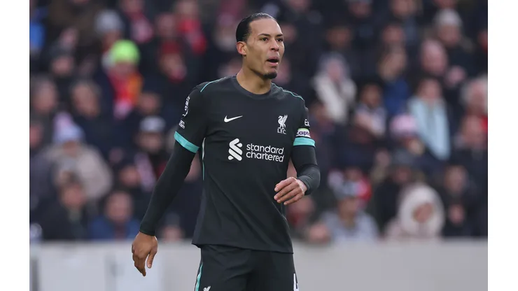 Van é peça fundamental no elenco do Liverpool (Photo by Ryan Pierse/Getty Images)
