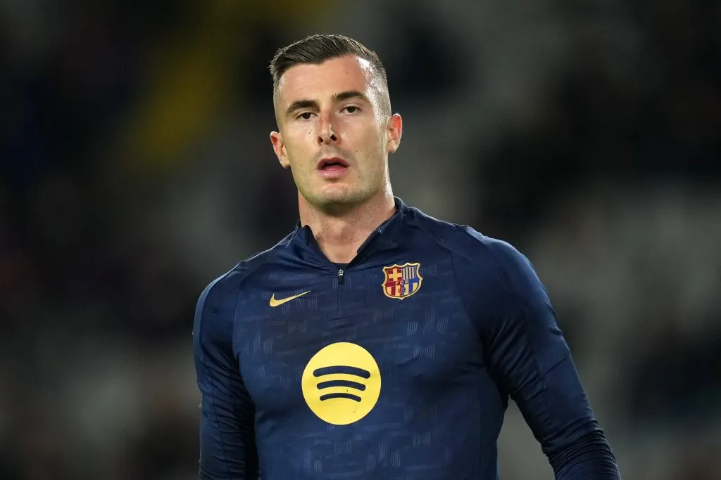 Iñaki Peña em campo pelo Barcelona (Alex Caparros/Getty Images)