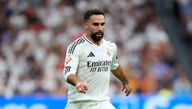 Carvajal em campo com a camisa tradicional do Real Madrid (Angel Martinez/Getty Images)