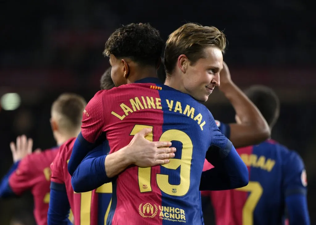 De Jong e seus representantes não querem aceitar uma redução salarial no Barcelona, segundo a fonte (Photo by David Ramos/Getty Images)