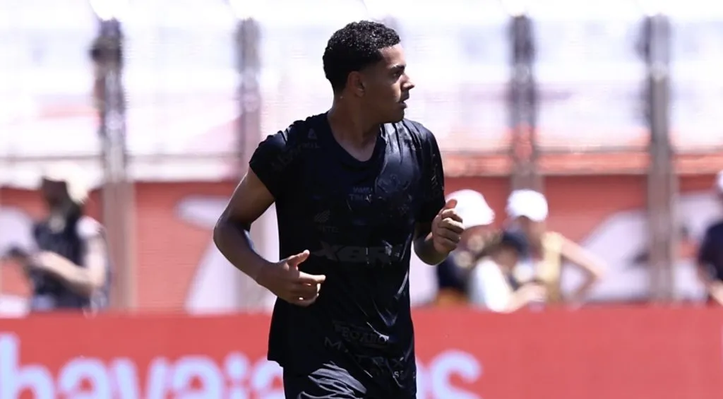 Denner em campo pelo Corinthians (Marcello Zambrana/AGIF)