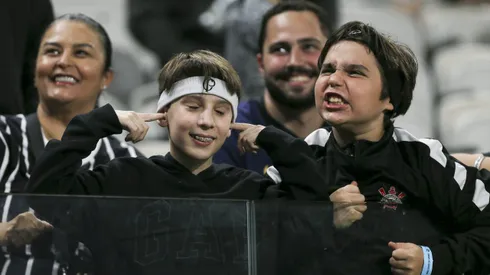 Torcedores em jogo do Corinthians contra o Bahia. Torcida corinthiana tinha o Dentinho como 'xodó'. Foto: Ricardo Moreira