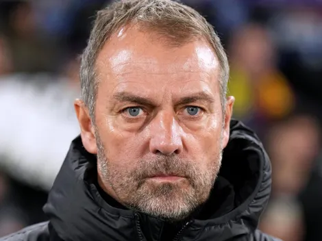 De Jong, do Barcelona, ganha a confiança de Flick e desiste de sair