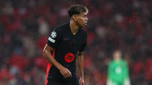 A história de Lamine Yamal no Barcelona começou com um e-mail decisivo. Aos sete anos, seu talento chamou a atenção de olheiros do clube, que agiram rapidamente para garantir sua contratação antes que ele fosse para o Espanyol. (Foto de Carlos Rodrigues/Getty Images)