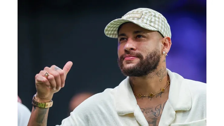 Neymar deve acertar com o Santos (Photo by Yasser Bakhsh/Getty Images)