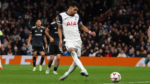 Dominic Solanke pelo Tottenham em partida da Europa League. Foto: Andrew Orchard sports photography / Alamy Stock Photo