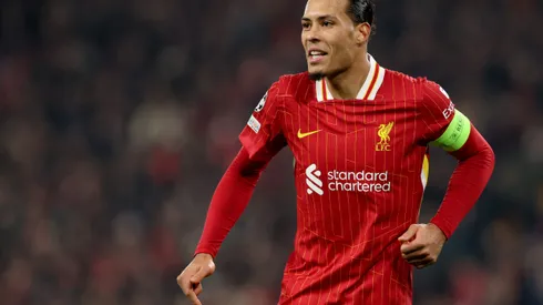 Van Dijk é peça fundamental do Liverpool (Photo by Carl Recine/Getty Images)