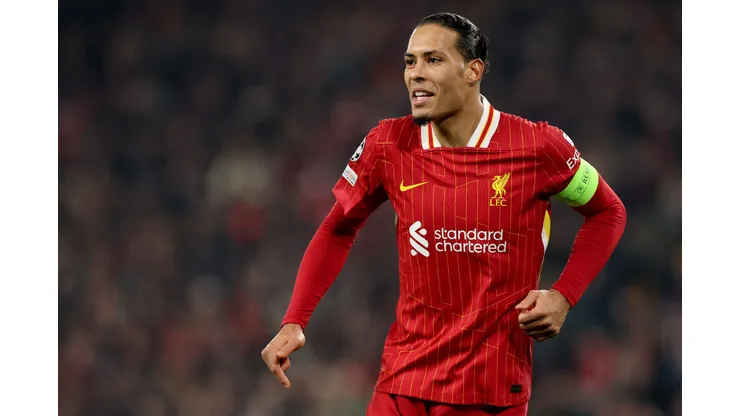 Van Dijk é peça fundamental do Liverpool (Photo by Carl Recine/Getty Images)