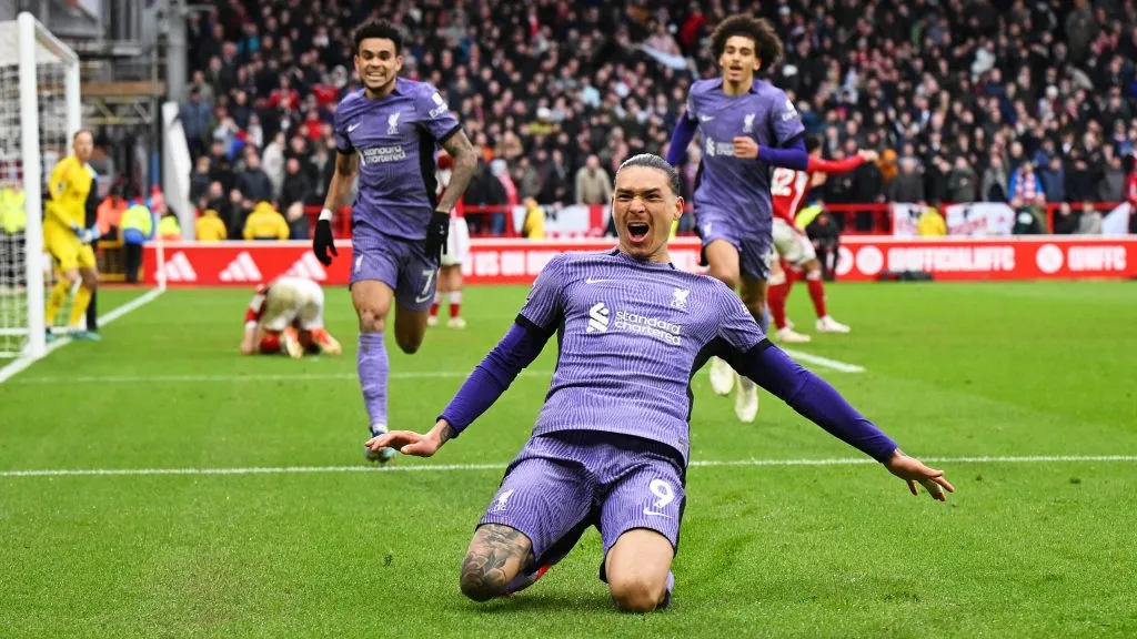 Darwin Núñez comemorando gol. Foto: Shaun Botterill/Getty Images