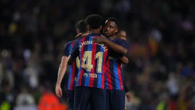 Lamine Yamal e Ansu Fati juntos pelo Barcelona