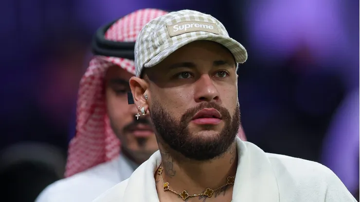 Neymar tem influência em possível venda do Santos.