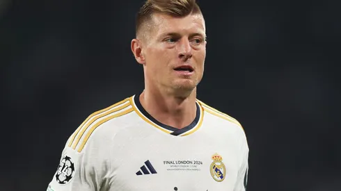 Luka Modrić alcançou um feito histórico ao ultrapassar Toni Kroos em assistências na Liga dos Campeões. (Foto de Lars Baron/Getty Images)