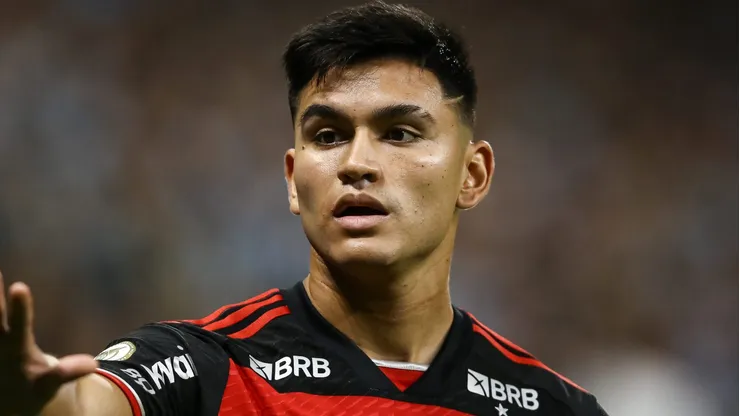 Flamengo não para em Alcaraz e encaminha mais uma saída no elenco (Photo by Pedro H. Tesch/Getty Images)