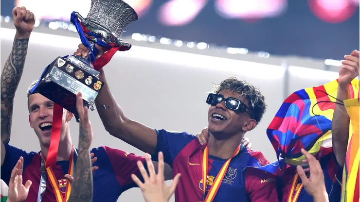 Lamine Yamal aprova craque mundial no Barcelona. Foto: Yasser Bakhsh/Getty Images