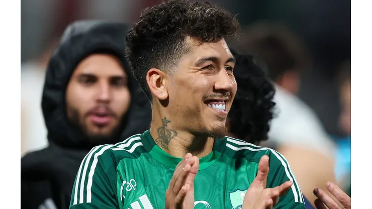 Atualização de última hora anima o Corinthians para fechar com Roberto Firmino. (Photo by Yasser Bakhsh/Getty Images)