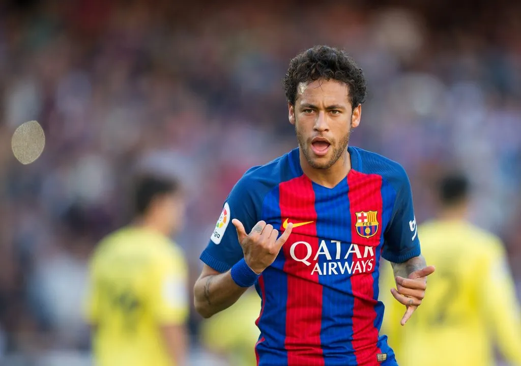Neymar enfrentando o Villarreal (Photo by Denis Doyle/Getty Images)