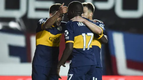 Jogadores do Boca Juniors comemorando gol contra o San Lorenzo. Clube argentino rescindiu com Jan Hurtado. Foto: Marcelo Endelli