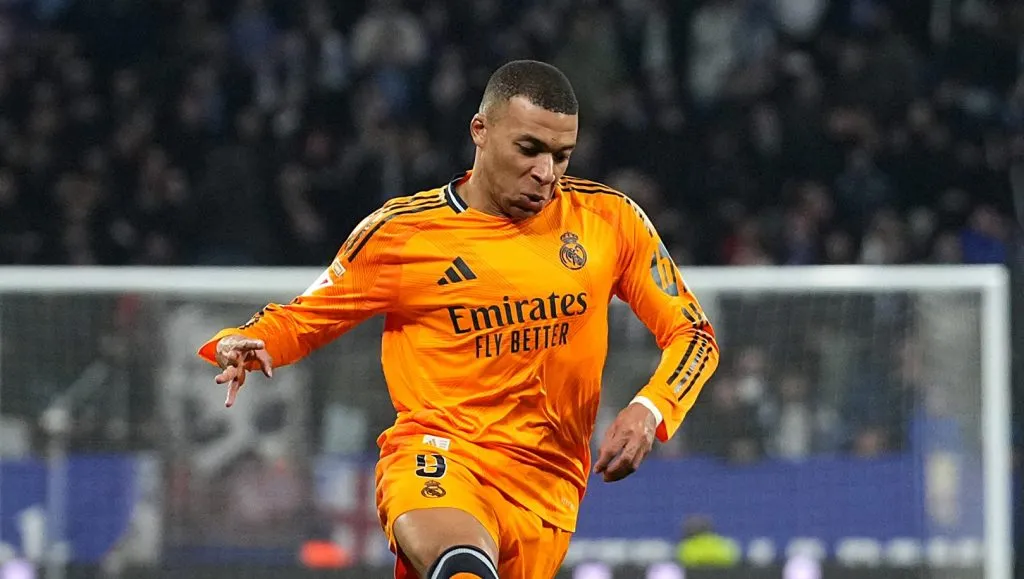 Mbappé em campo pelo Real Madrid (Alex Caparros/Getty Images)