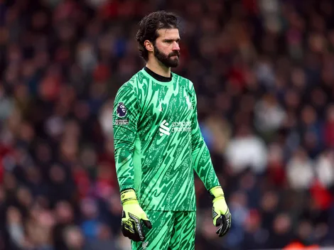 Ex-goleiro da Premier League avalia futuro de Alisson com chegada de Mamardashvili