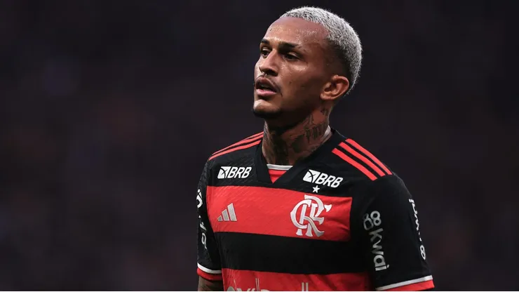 Wesley vive grande fase pelo Flamengo. Foto: Ettore Chiereguini/AGIF