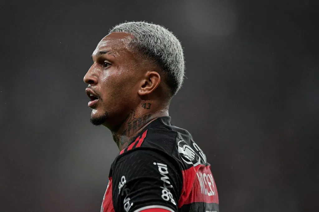 Wesley vive grande fase pelo Flamengo. Foto: Thiago Ribeiro/AGIF