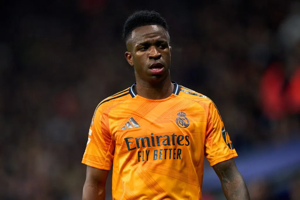 Vini Jr. ainda segue sendo um grande alvo da Arábia Saudita. Ancelotti se cansou desse assunto no Real Madrid (Photo by Alex Caparros/Getty Images)