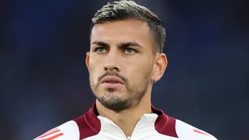 Leandro Paredes, meio-campista da Roma e da seleção argentina, confirmou a existência de uma cláusula contratual que facilita sua volta ao Boca Juniors. (Photo by Paolo Bruno/Getty Images)