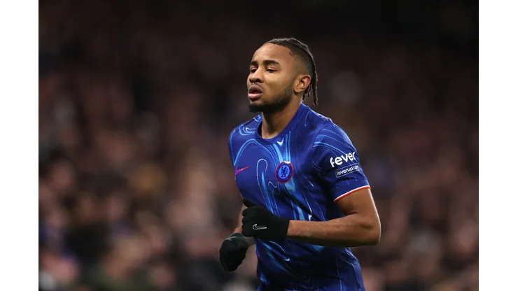 Nkunku em campo pelo Chelsea. Bayern de Munique e Juventus disputam o jogador. Foto: Julian Finney/Getty Images