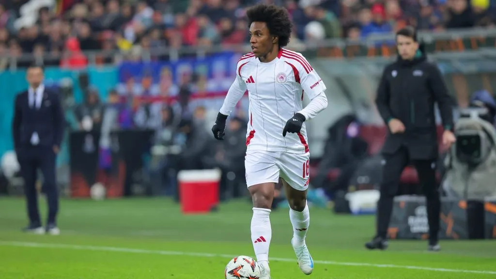 Willian em jogo do Olympiacos. Foto: Vasile Mihai-Antonio/Getty Images