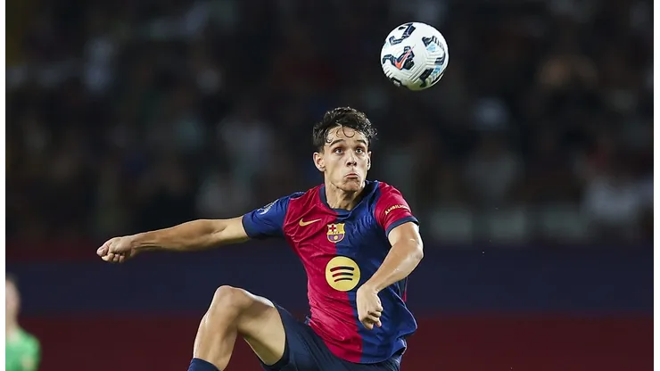 Em meio ao interesse de Paris FC, Girona e Mallorca, o Barcelona analisa a venda de Hector Fort com cláusulas que garantam retorno futuro. (Eric Alonso/Getty Images)