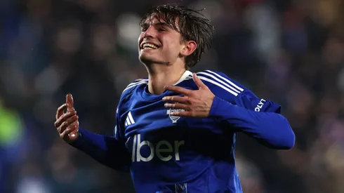 Nico Paz em jogo do Como contra a Udinese. Argentino está na mira do Atlético de Madrid. Foto: Marco Luzzani/Getty Images