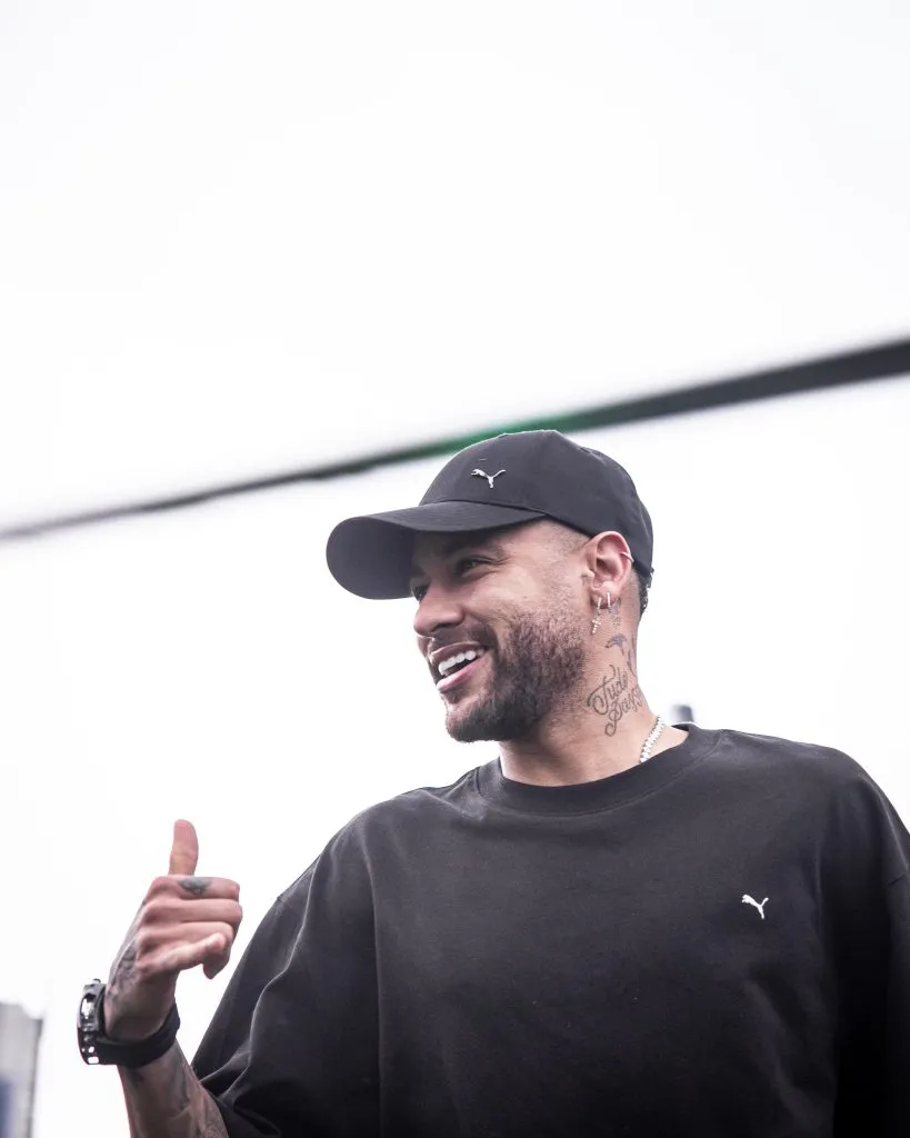 Neymar na chegada no CT do Santos, de helicóptero. Foto: Raul Baretta/ Santos FC.