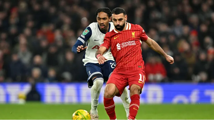 Mohamed Salah em partida da EFL Cup diante do Tottenham. Foto: MARTIN DALTON / Alamy Stock Photo