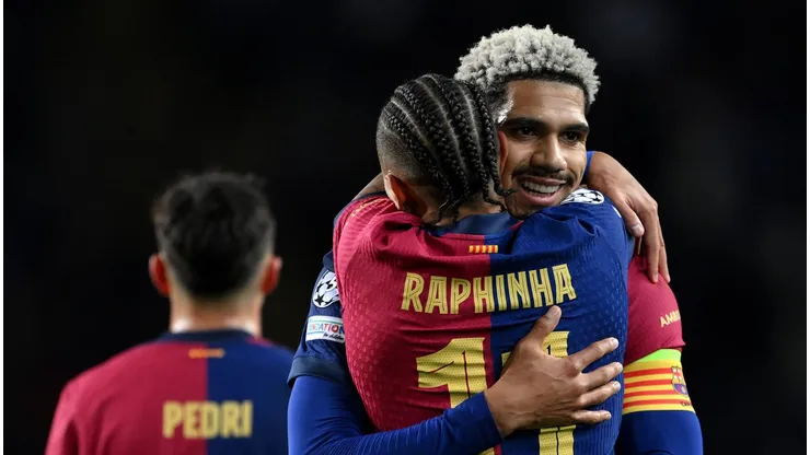 Ficar no Barcelona sempre foi o desejo de Ronald Araújo, diz o zagueiro.