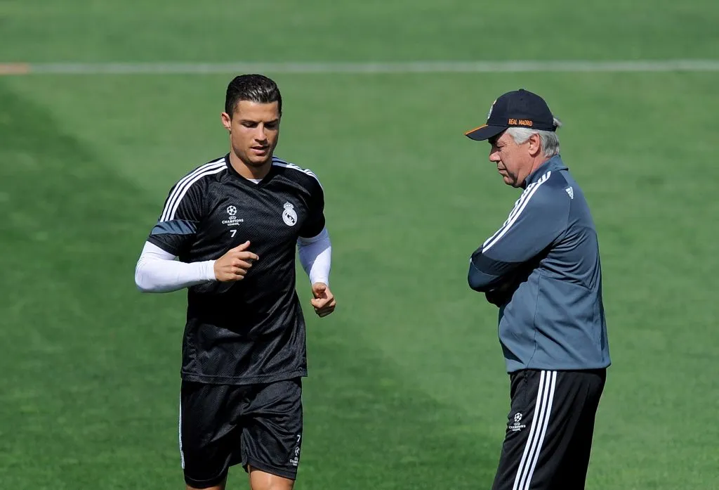 CR7 correndo em campo em treino pelo Real Madrid