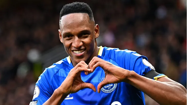 Rival do Palmeiras no Brasileirão marca reunião e pode anunciar a contratação de Yerry Mina. (Photo by Clive Mason/Getty Images)