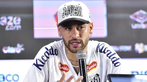 Santos, de Neymar, faz oferta por atacante argentino.