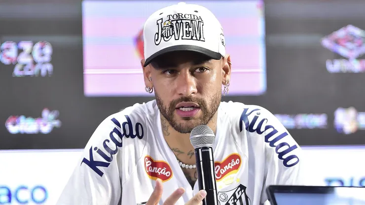 Santos, de Neymar, faz oferta por atacante argentino.
