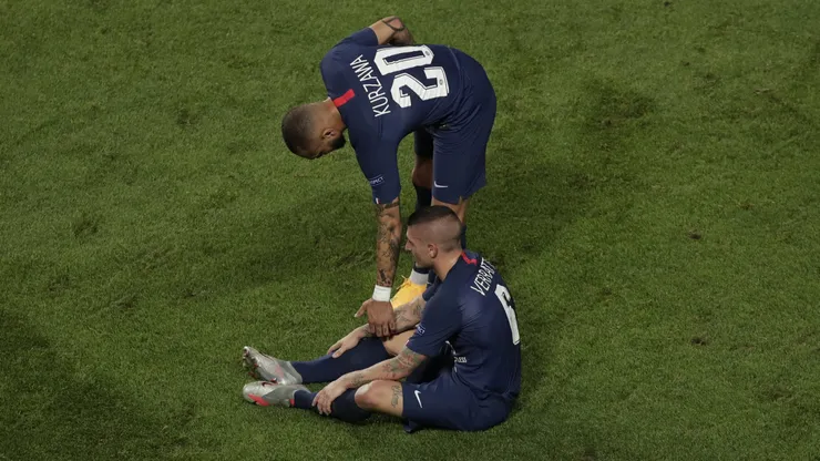 Kurzawa e Verratti em jogo do PSG. Francês fechou com novo clube. Foto: Manu Fernandez/Pool