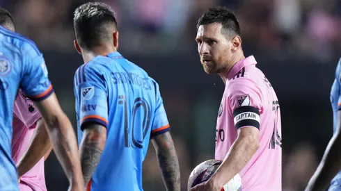 Lionel Messi e Santi Rodríguez em jogo da MLS. Foto: Rich Storry