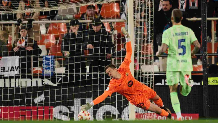 Goleiro polonês Szczesny é um dos grandes destaques do Barça