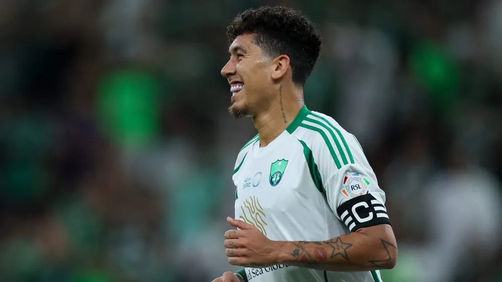 Firmino em jogo do Al-Ahli. Foto: Yasser Bakhsh/Getty Images