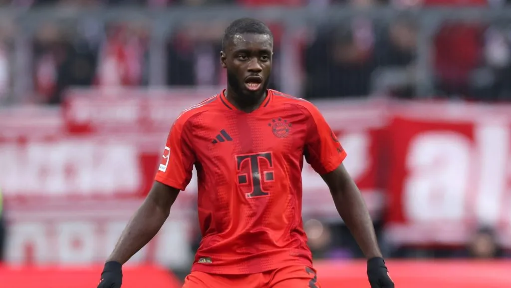 Upamecano em campo pelo Bayern de Munique (Alexander Hassenstein/Getty Images)